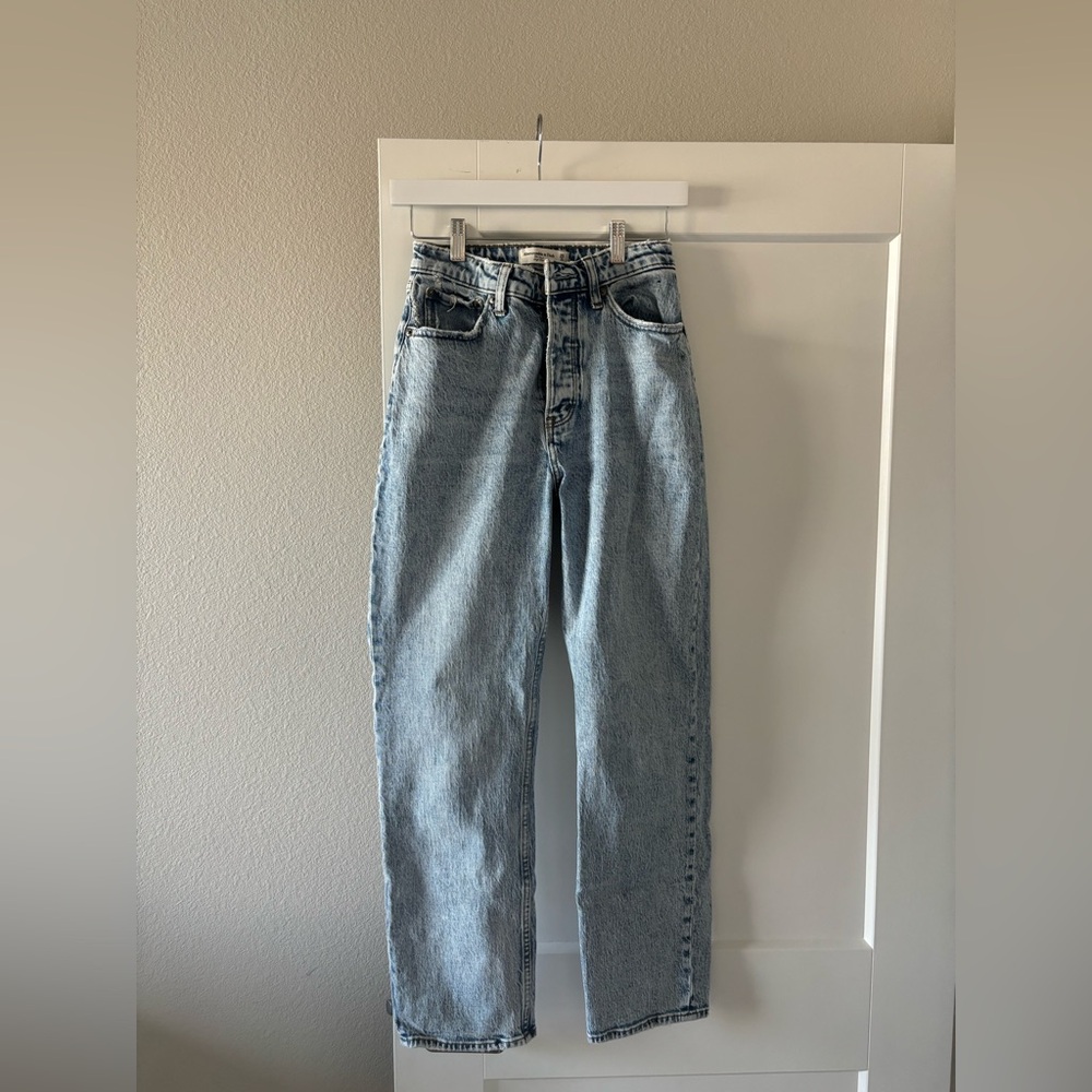 Abercrombie “The Dad High Rise” Jeans size 0. GREAT condition